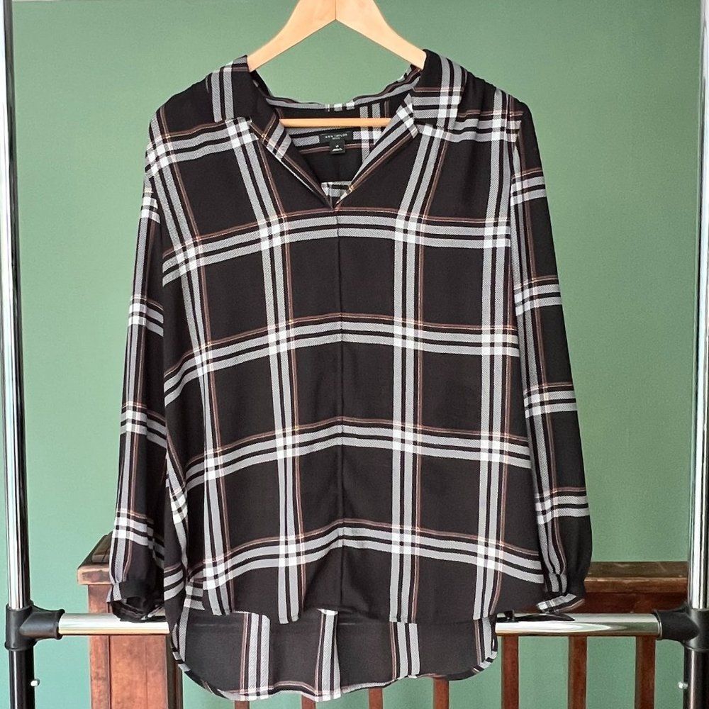 NWOT Ann Taylor Plaid V-Neck Blouse - Size Large Petite